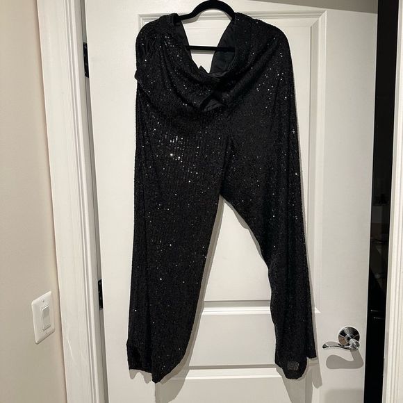 ASOS DESIGN Curve Straight sequin ankle grazer pants in black - Picture 6 of 6